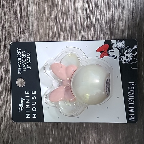 Disney Minnie mouse Strawberry flavored lip balm New in package - Picture 1 of 2